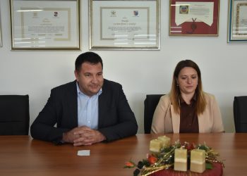 Gradonačelnik Kaštela predstavio nove socijalne mjere: za novorođenčad od 1000 do čak 5000 eura te pomoć pri plaćanju stanarine mladim obiteljima