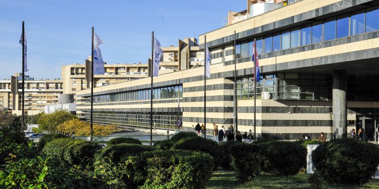 KAD ŠKOLA VIŠE NIJE SIGURNO MJESTO Hoćemo li imati val nasilja poslije nasilja u Osnovnoj školi Prečko?