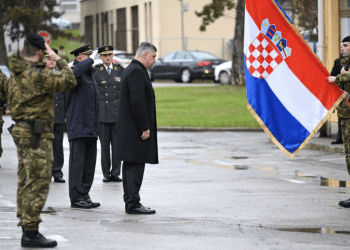 Milanović: “Najavljenim izmjenama Zakona o obrani Plenković smjera neustavno preuzeti zapovijedanje vojskom”