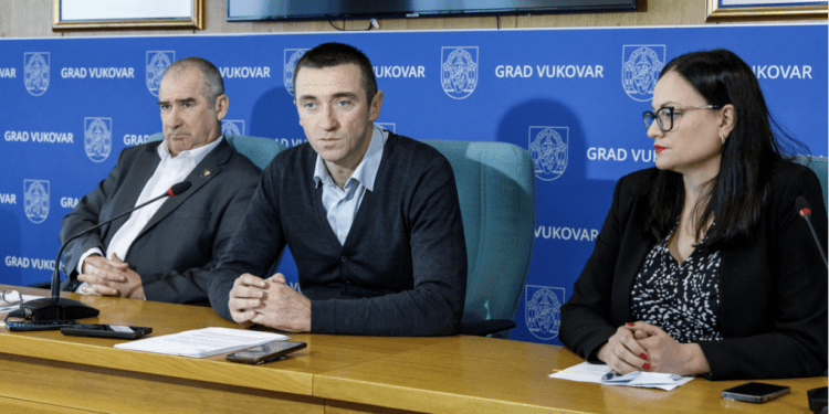 GRADONAČELNIK ODLUČIO: Grad Vukovar će mladim obiteljima sufinancirati kupnju zemljišta za izgradnju kuće