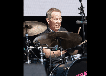 Kako se rock bubnjari nose s furioznim nastupima u svojima 70.-tima: Ne obaziru se na bolove