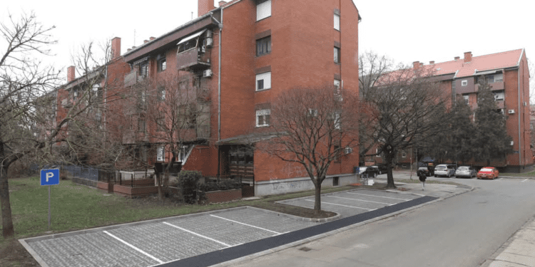 GRAD OSIJEK KONTINUIRANO ULAŽE U PARKIRALIŠTA Na Vijencu Dinare izgrađena 23 nova parkirališna mjesta