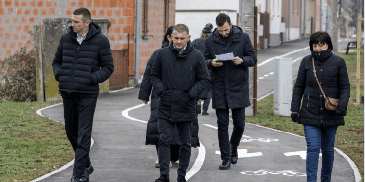 U Vukovaru završena biciklističko- pješačka staza u Vinkovačkoj ulici