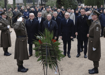(FOTO) U Zadru svečano obilježena 32. obljetnica VRO Maslenica i uručene braniteljske zahvalnice postrojbama sudionicama operacije