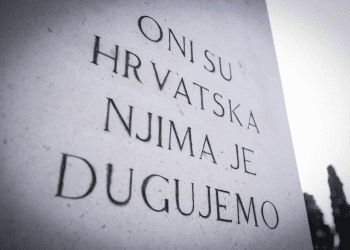 (FOTO) Ministar Anušić: “Operacijom Maslenica pokazali smo spremnost i snagu Oružanih snaga RH”