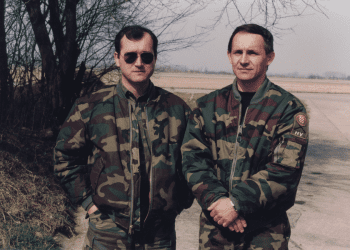 DRAMATIČAN LET MIG-om 21 IZ BIHAĆA Svojim junačkim činom pilot Danijel Borović ohrabrio je hrvatske branitelje