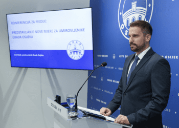 Osijek uvodi besplatan javni prijevoz za umirovljenike i starije od 65 godina – gradonačelnik Radić najavio veliku pogodnost