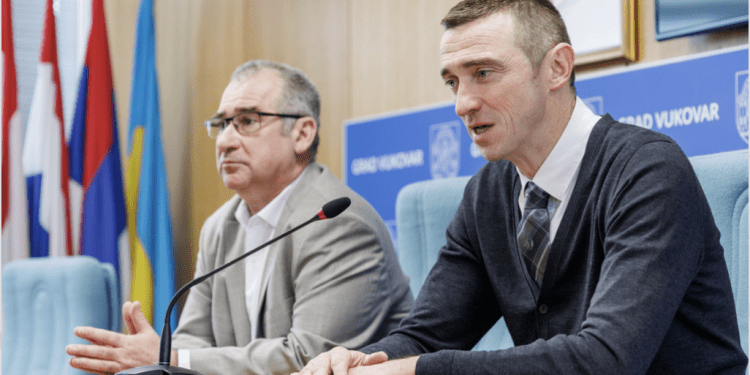 Penava otvorio dušu: “Žao mi je, i meni i Domovinskom pokretu, da nam državu vode cirkusanti i da prave od nje cirkus. Protiv toga ćemo se boriti.”