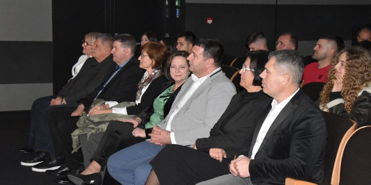 “Proslava Dana Grada Kaštela: Kategoriziranim sportašima dodijeljene nagrade i potpore uz priznanja najuspješnijima”