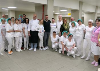 Zvijezde splitske gastro scene u humanitarnoj akciji: Chefovi i nutricionisti zajedno kuhaju za pacijente KBC-a Split ‘Food KBC Split’