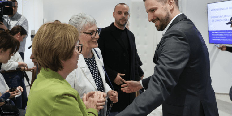 Grad Osijek uveo besplatan prijevoz za onkološke bolesnike. Gradonačelnik Radić: Želimo im pokazati da nisu sami u borbi protiv bolesti