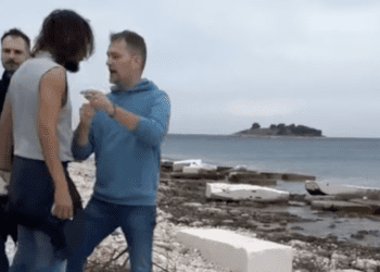 (VIDEO) Kamen i politika: Bivši slovački premijer u sukobu s lokalnim stanovnikom u Rogoznici