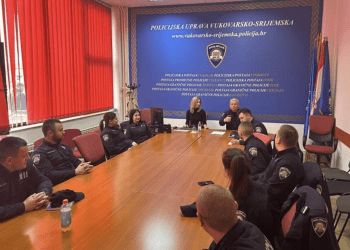 Edukacija policijskih službenika o dječjim auto-sjedalicama