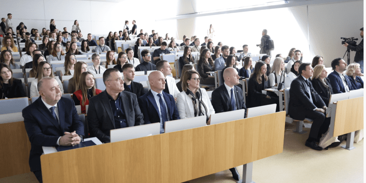 OSCON okupio 426 studenata biomedicinskih znanosti i mladih liječnika u Osijeku