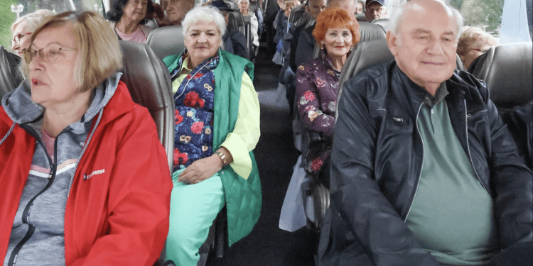 Grad Osijek nastavlja tradiciju: Besplatan jednodnevni izlet za umirovljenike u Orahovicu