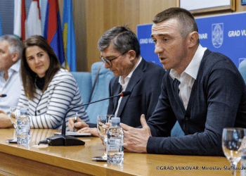 Delegacija Tirola i austrijski veleposlanik posjetili Vukovar: Dugogodišnja suradnja i vrijedne donacije vatrogasnih vozila temelj su prijateljstva i napretka