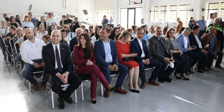 Otvorena nova dvorana u Čepinu: Mjesto za sport, kulturu i društveni život svih generacija