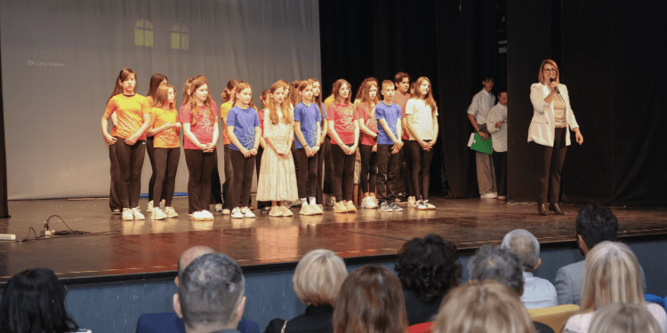 Predstavljena monografija Osnovne škole Frana Krste Frankopana Osijek: Stoljeće zgrade i više od dva stoljeća školstva u GČ Novi grad