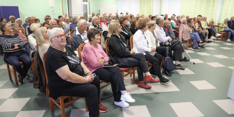 Aktivno proljeće za osječke umirovljenike: Prijave za treći besplatni izlet umirovljenika u Orahovicu