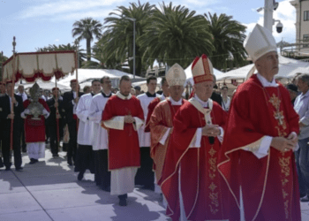 Duh sv. Dujma preplavio Split: Procesija, pjesma i zajedništvo na najposebniji dan grada