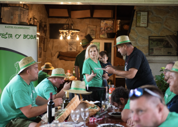 Sve je spremno za 17. Feštu o’ boba: Kaštel Kambelovac ponovno u znaku tradicije, okusa i zajedništva