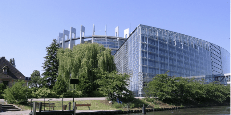 Skandal u Europskom parlamentu: Huawei, nogometne ulaznice i politička trgovina