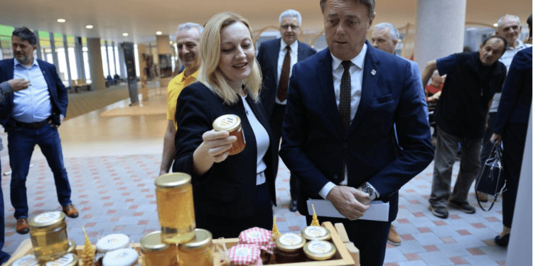 Obilježen Svjetski dan pčela na FAZOS-u uz pokroviteljstvo veleposlanstva Republike Slovenije