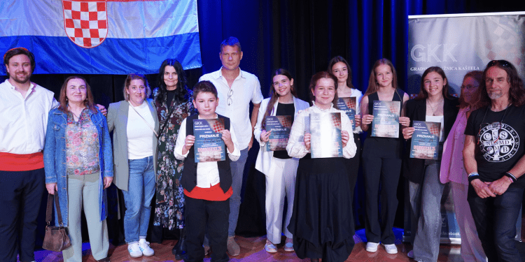 DOMOFEST 2025. U KAŠTELIMA: Festival domoljubnih pjesama oduševio publiku i ove godine!
