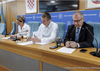Vukovar dobiva moderno sportsko središte: Potpisan ugovor za prvu fazu obnove ŠRC Lijeva bara