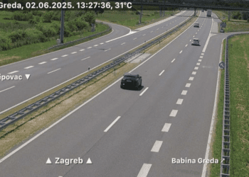 DRAMATIČNA POLICIJSKA POTJERA NA AUTOCESTI Privedeni bjegunci nakon probijanja rampe kod Babine Grede