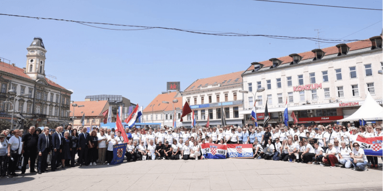 Snaga, ponos i žrtva: Osijek ugostio 600 braniteljica na 7. susretu pod motom „Žena – Majka – Ratnica“