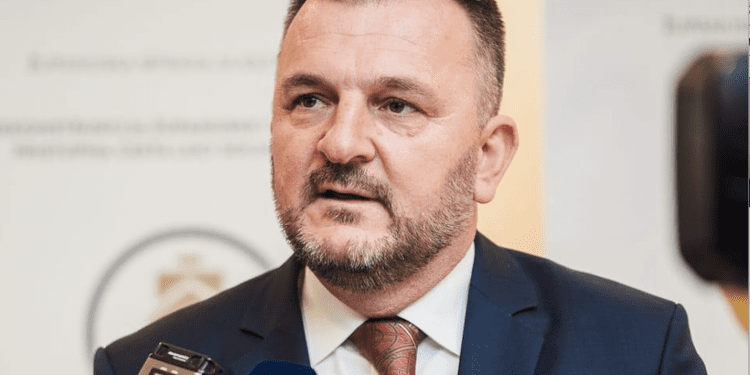 Bivši saborski zastupnik Škorić izravno Mrak Taritaš: “Zašto šutite o petokraki, a napadate hrvatske simbole?”