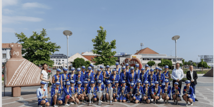 Povijesni uspjeh vukovarskih mažoretkinja: Medalje u sve tri kategorije i svečani prijem u Gradskoj vijećnici