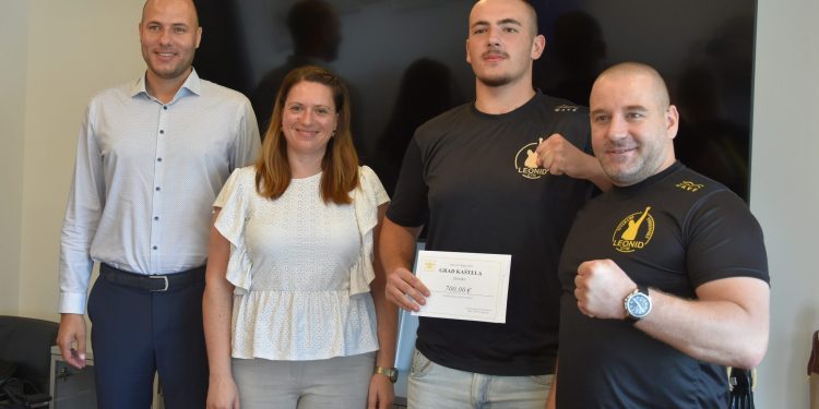 Kaštel Sućurac slavi: Svečani prijem za Matea Gelu, novog kickboxing prvaka