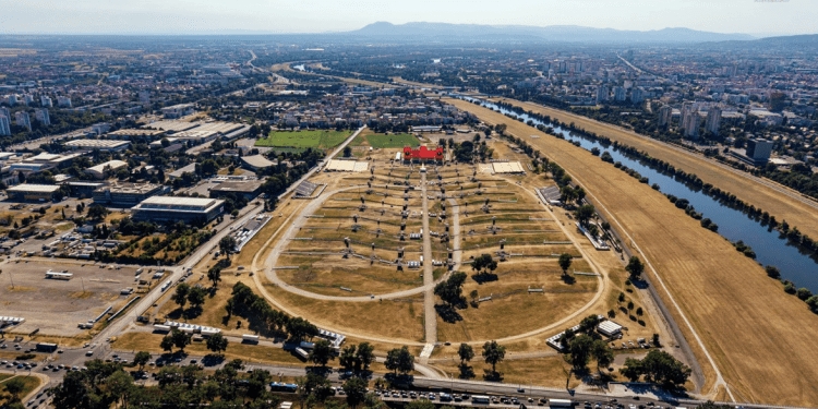 Histerija ne prolazi, a Hipodrom se sprema za povijesni koncert. Katarina Peović postala partizanski radar za ustaške pjesme