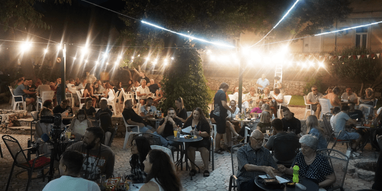 1100 godina Hrvatskog kraljevstva i jedna večer za pamćenje: Kaštelani slavili povijest kvizom i pjesmom