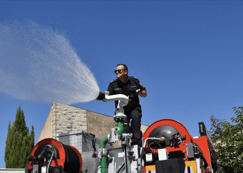 (FOTO) KAŠTELA JAČAJU VATROGASNI POTENCIJAL Tri nova šumska vozila vrijedna preko milijun eura stigla u Grad