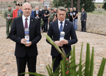 Obilježavanje Dana pobjede i Dan hrvatskih branitelja polaganjem vijenaca i paljenjem svijeća u Osječko-baranjskoj županiji