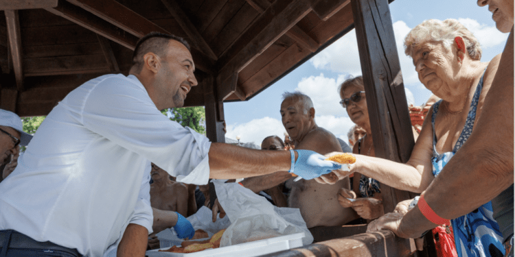 Pavliček s umirovljenicima u Bizovačkim toplicama: Langošice, druženje i najava novih mjera za starije