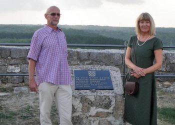 Zagonetna sudbina prvog Tuđmanovog spomen-obilježja na Kninskoj tvrđavi: Tko je i zašto preko noći uklonio simbol hrvatske pobjede?