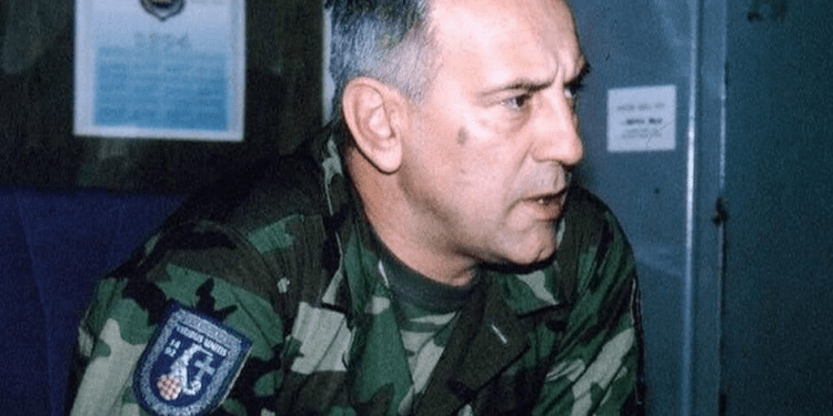 Otišao je prvi general zbora Hrvatske vojske Ante Roso, počivao u miru generale