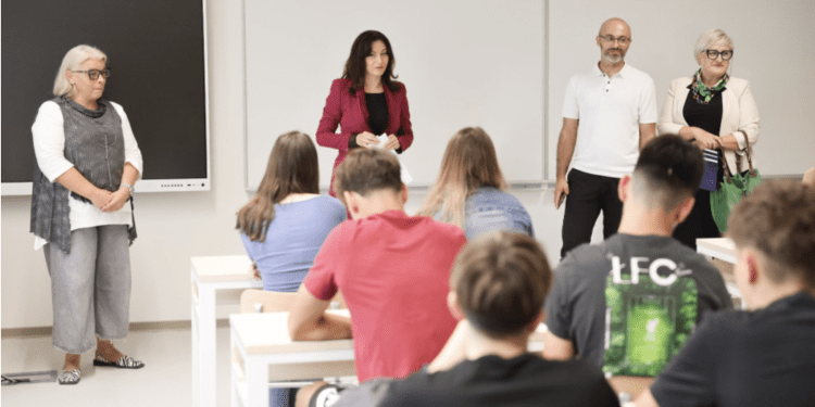 Novu školsku godinu učenici I. Gimnazije Osijek započeli u najmodernijoj školi u Hrvatskoj