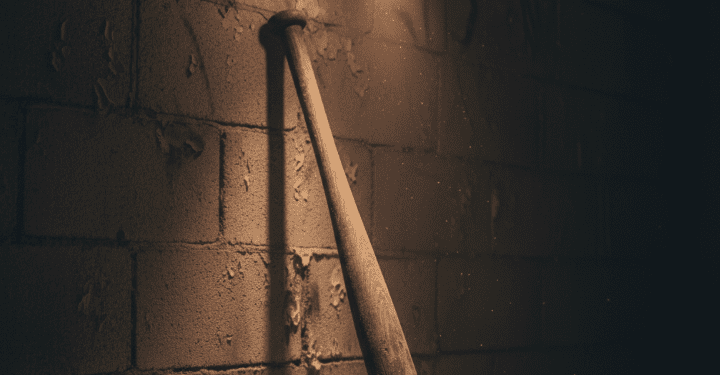 Plano: Sukob zbog poslovnih nesuglasica završio brutalnim napadom drvenom letvom