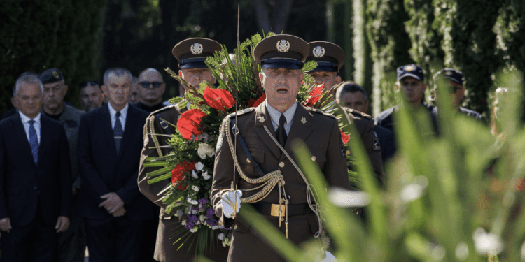 Vukovar veličanstveno obilježio obljetnicu 204. brigade: Mimohod zastava, Rafali nad vodotornjem i počast herojima Domovinskog rata