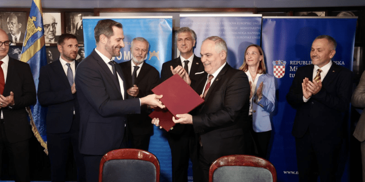 U Splitu potpisan ugovor za izgradnju Sportskog centra u Vučevici vrijedan 8 milijuna eura
