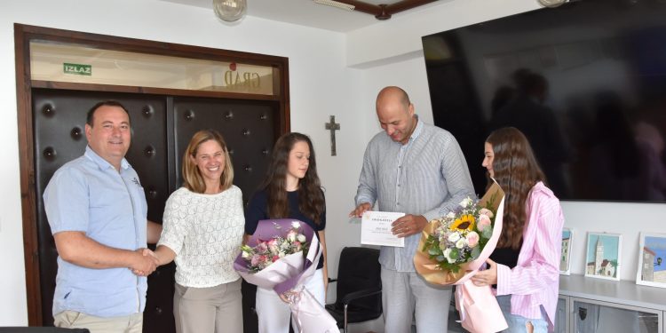 Kaštela slavi vrhunske rezultate: Prijem za sestre Bešlija iz karate kluba Obi