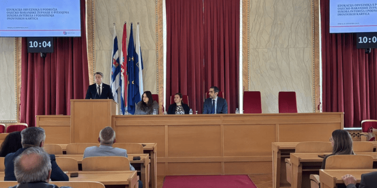 Povjerenstvo za odlučivanje o sukobu interesa educiralo dužnosnike u Osijeku o transparentnosti i zakonitosti rada