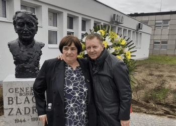 Zajednička počast heroju Blagi Zadri: Zaprešić otkrio brončanu bistu, državni vrh položio vijence uoči 34. godišnjice pogibije
