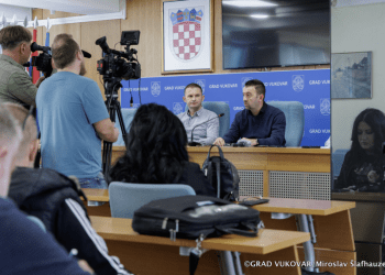 Šok za Vukovarce: Mjesečna karta poskupjela sa 6,5 na 20 eura – gradonačelnik ponudio pomoć umirovljenicima