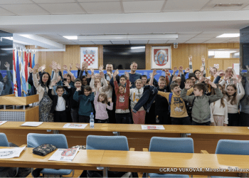 (FOTO) Gradonačelnik Vukovara ugostio učenike: “Najmlađi sugrađani uvijek su nam najdraži gosti”